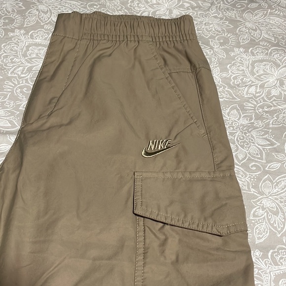 Men’s small Nike cargo pant - Picture 2 of 6
